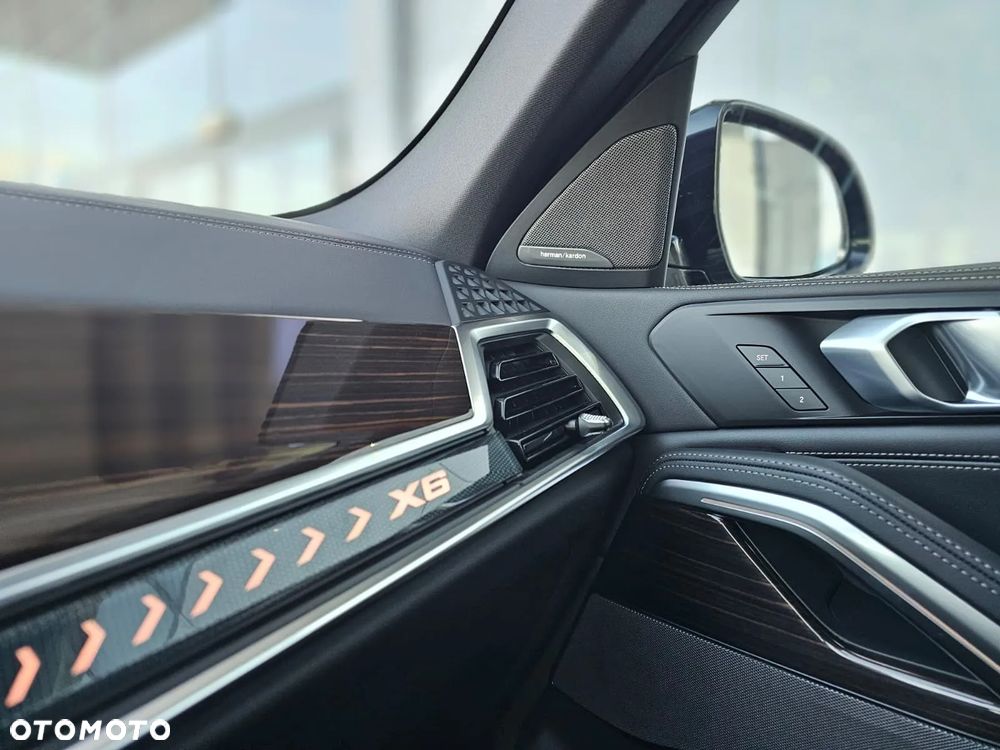 BMW X6 xDrive40d mHEV - 31