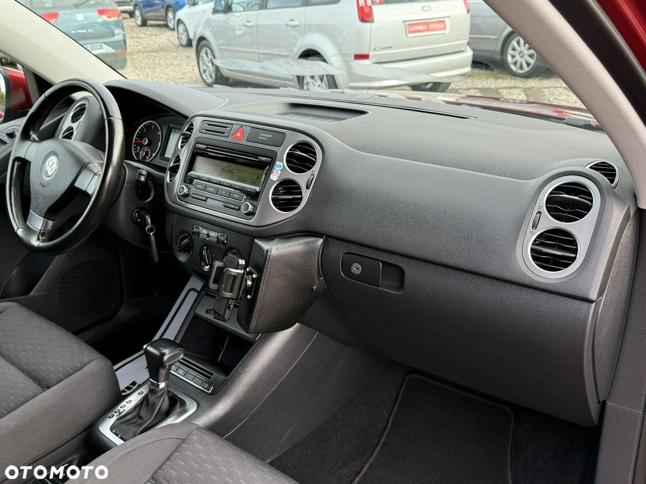Volkswagen Tiguan - 32