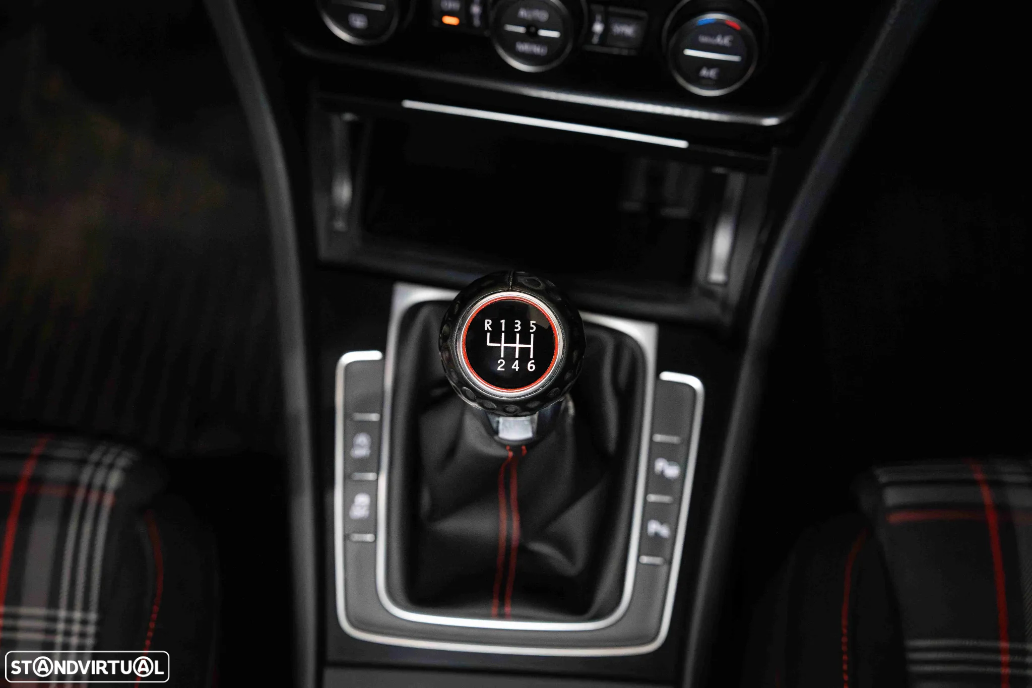 VW Golf 2.0 TSi GTi Performance - 38