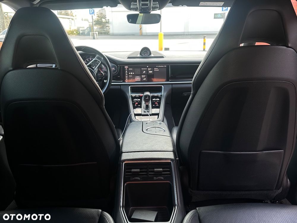 Porsche Panamera 4 - 10
