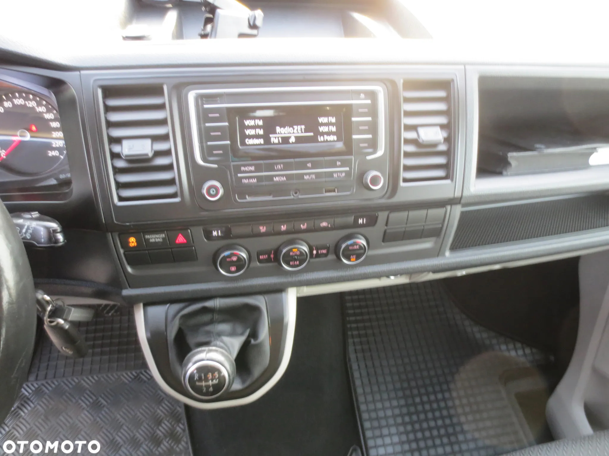 Volkswagen Caravelle 2.0 TDI L2 Trendline - 11