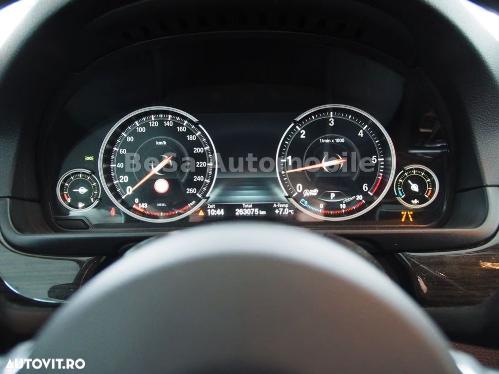 BMW Seria 5 530d xDrive Sport-Aut. Luxury Line - 11