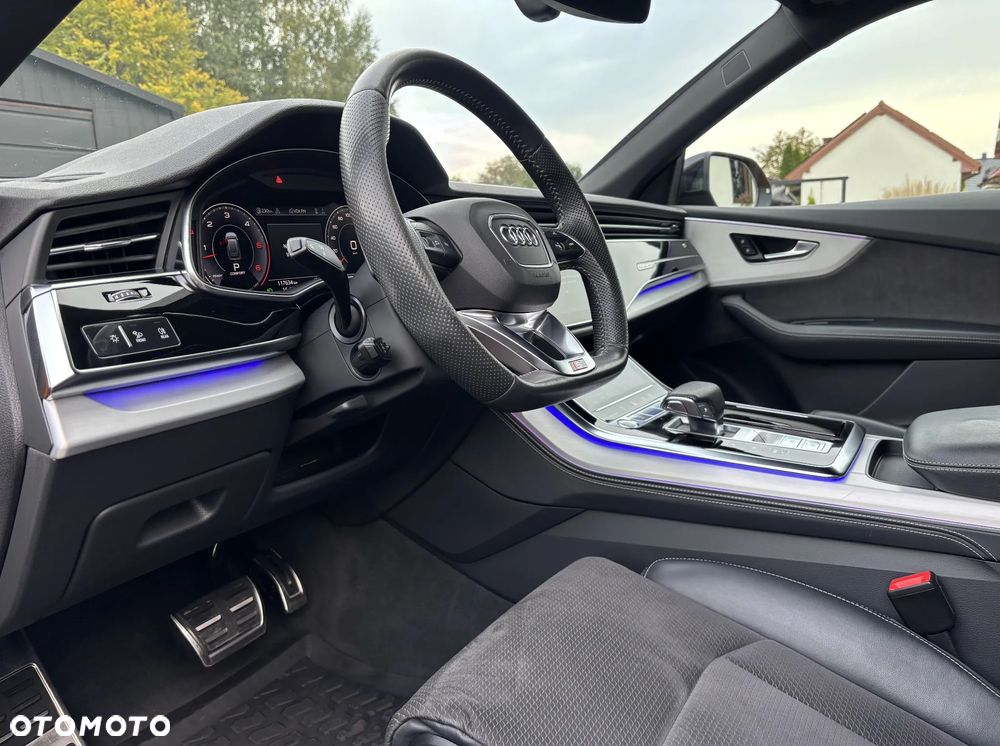 Audi Q8 - 9