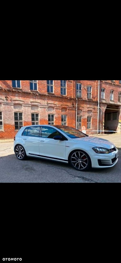 Volkswagen Golf - 6