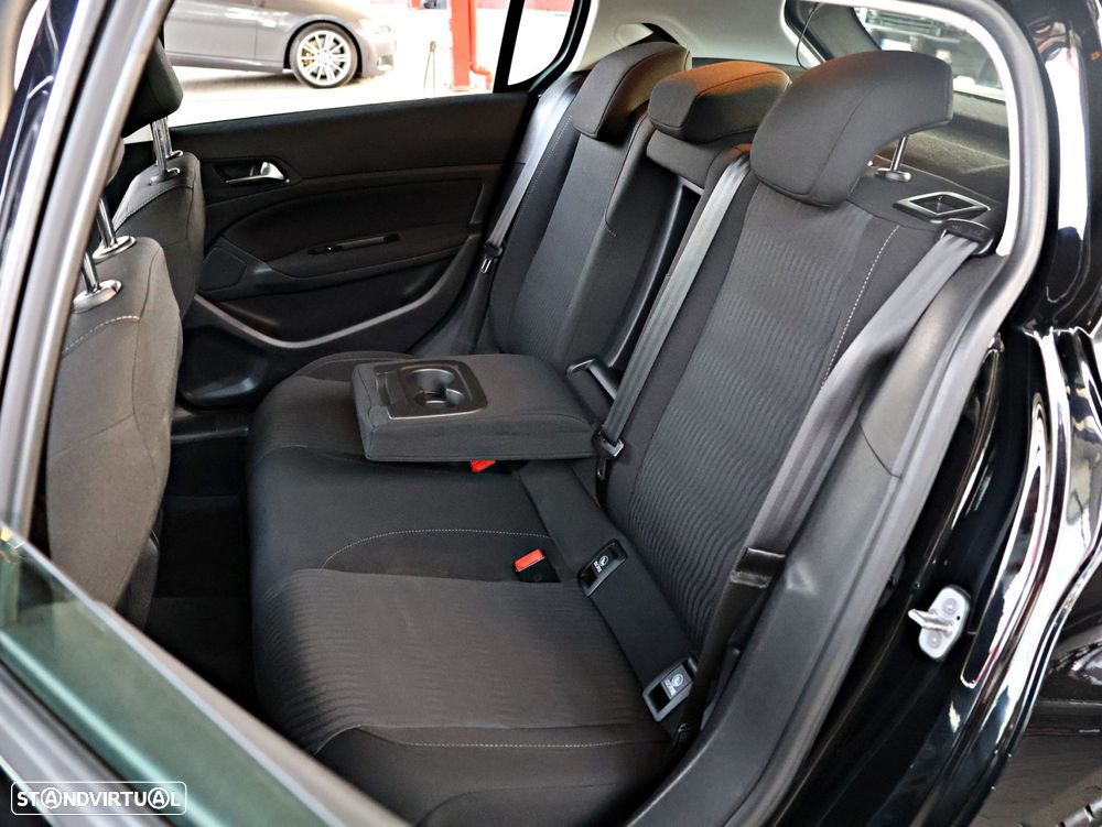 Peugeot 308 1.6 e-HDi Active J17 - 30