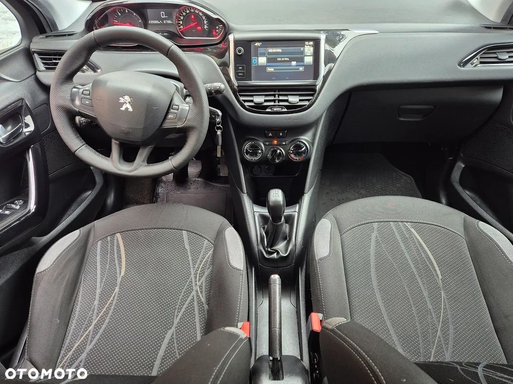 Peugeot 208 - 29