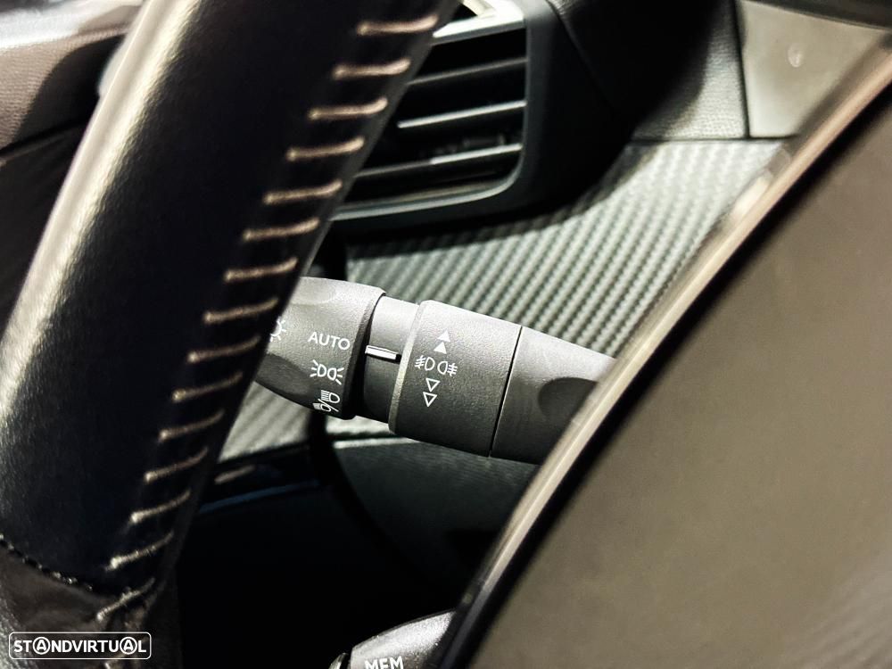 Peugeot e-2008 50 kWh Allure Pack - 40