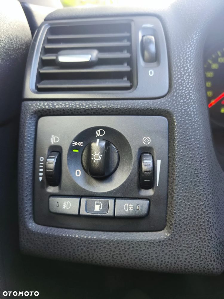Volvo V50 1.6D - 23