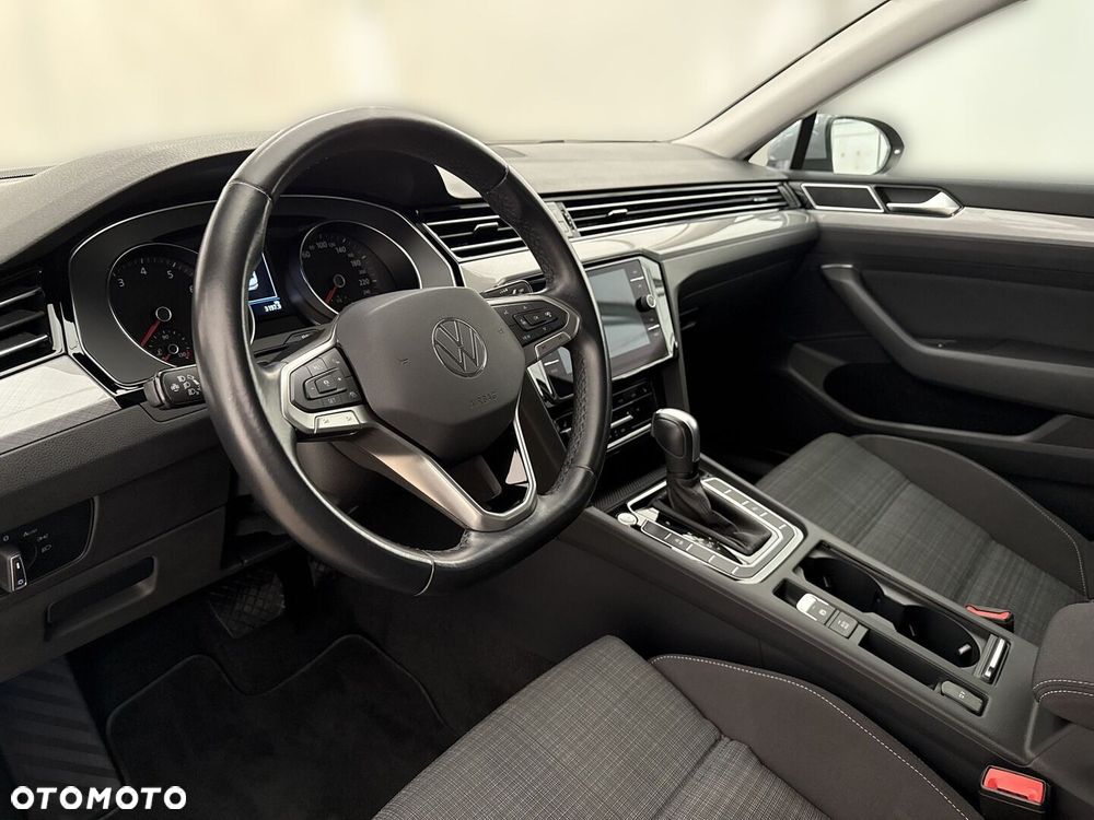 Volkswagen Passat - 10