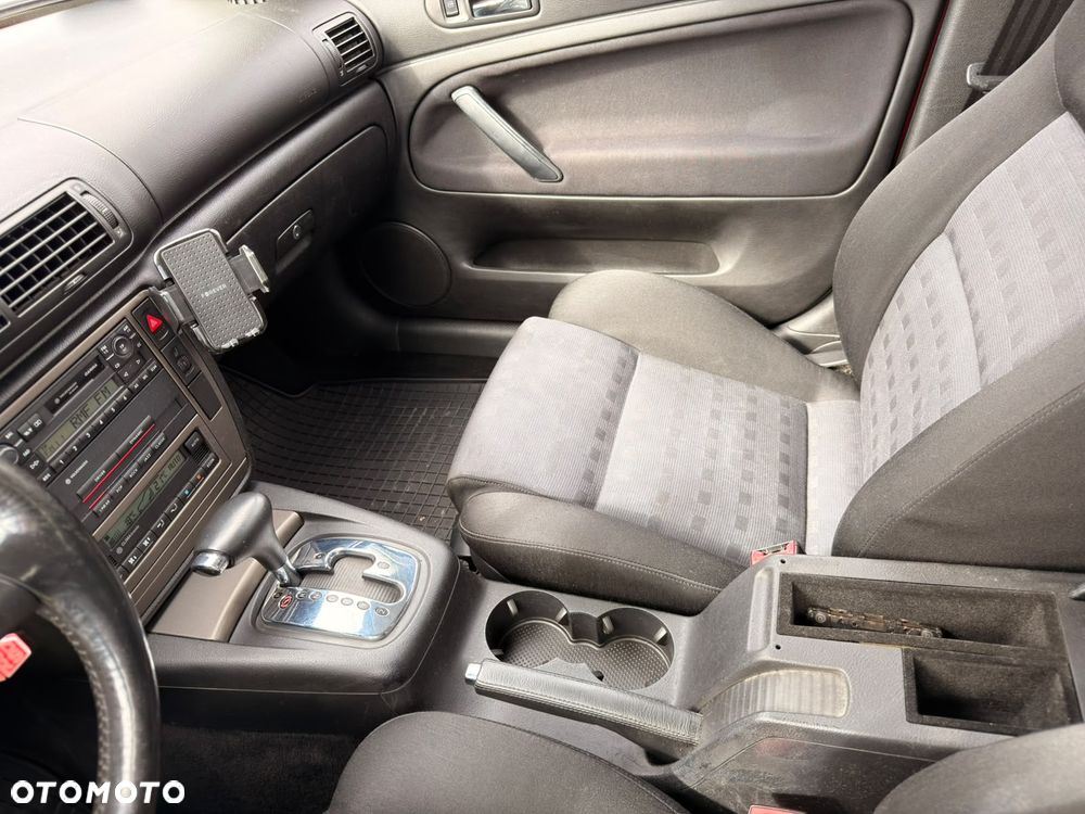 Volkswagen Passat - 31