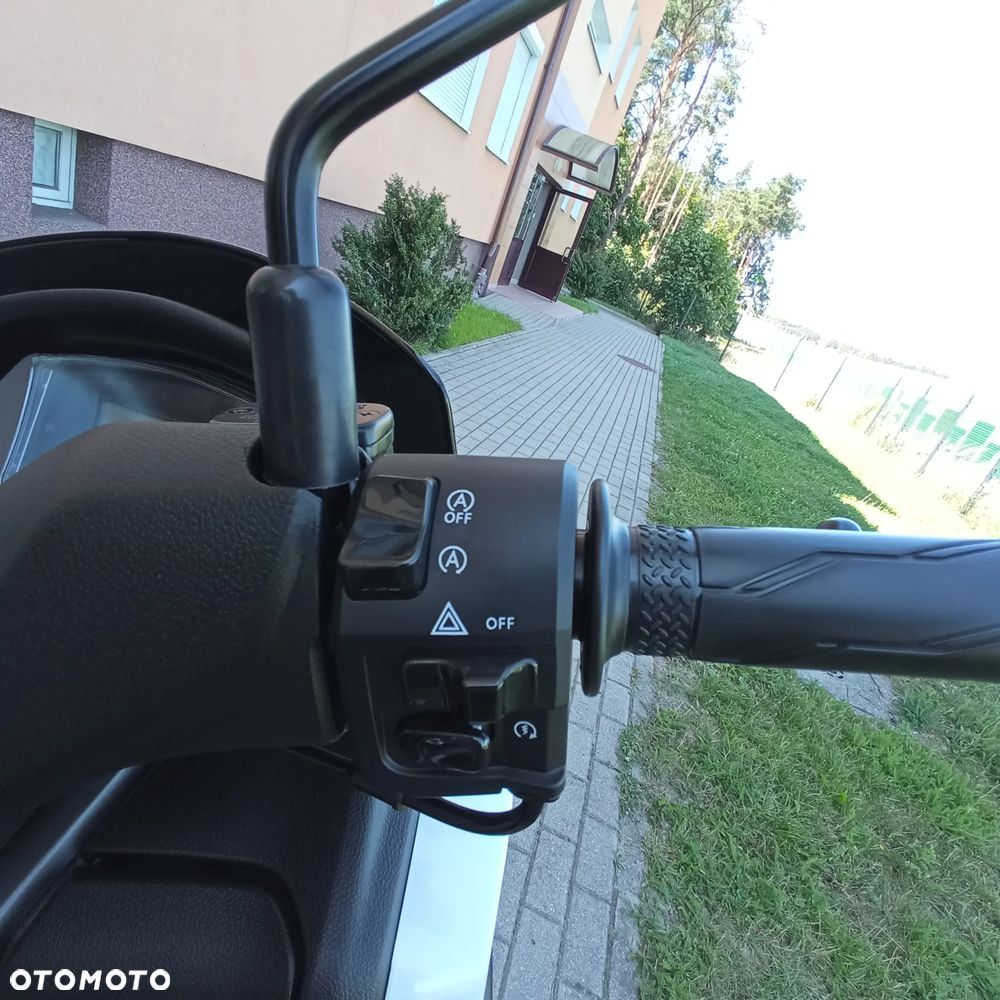 Yamaha NMAX - 7