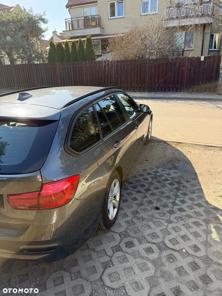 BMW Seria 3 318i - 7