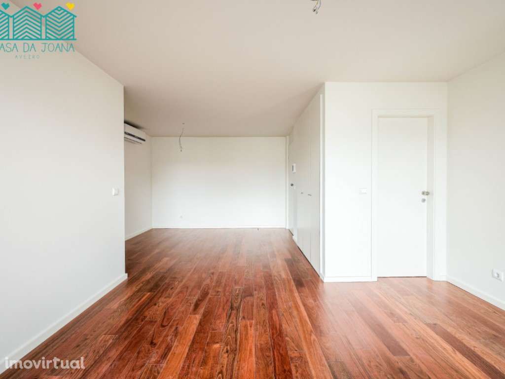 Apartamento T2 com Lugar de Estacionamento em Aveiro - Grande imagem: 4/32