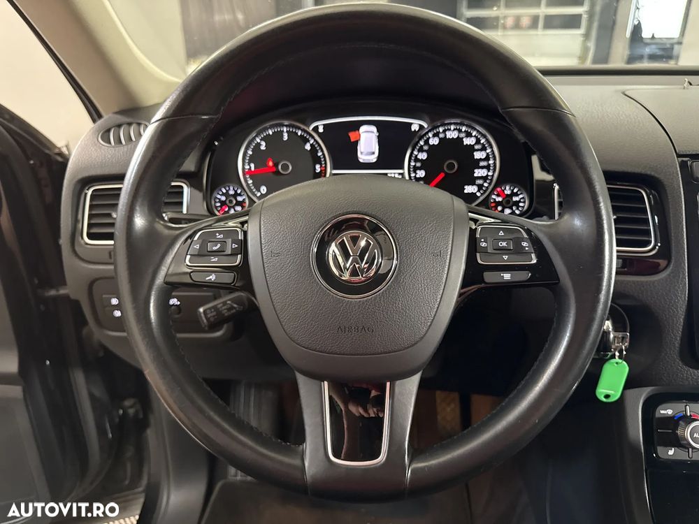 Volkswagen Touareg - 16