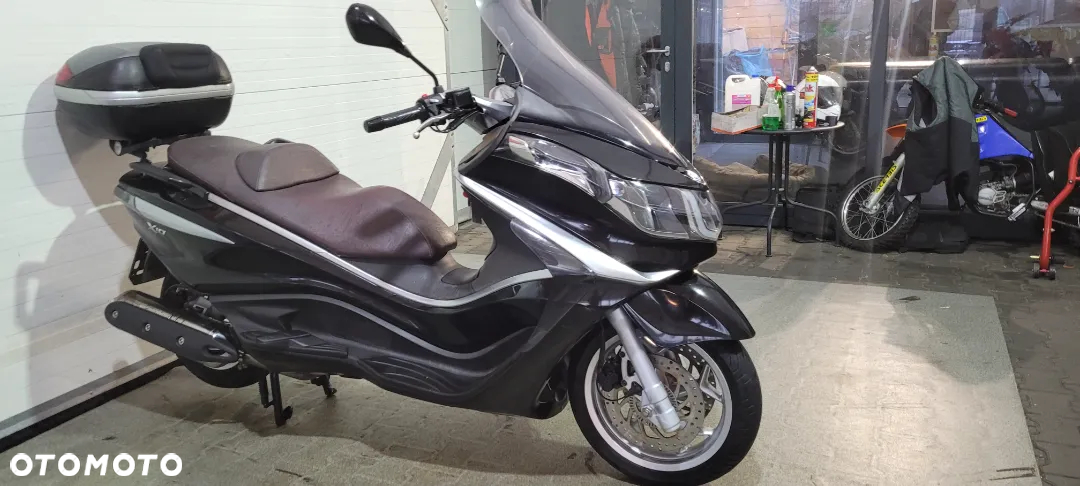 Piaggio X10 - 15