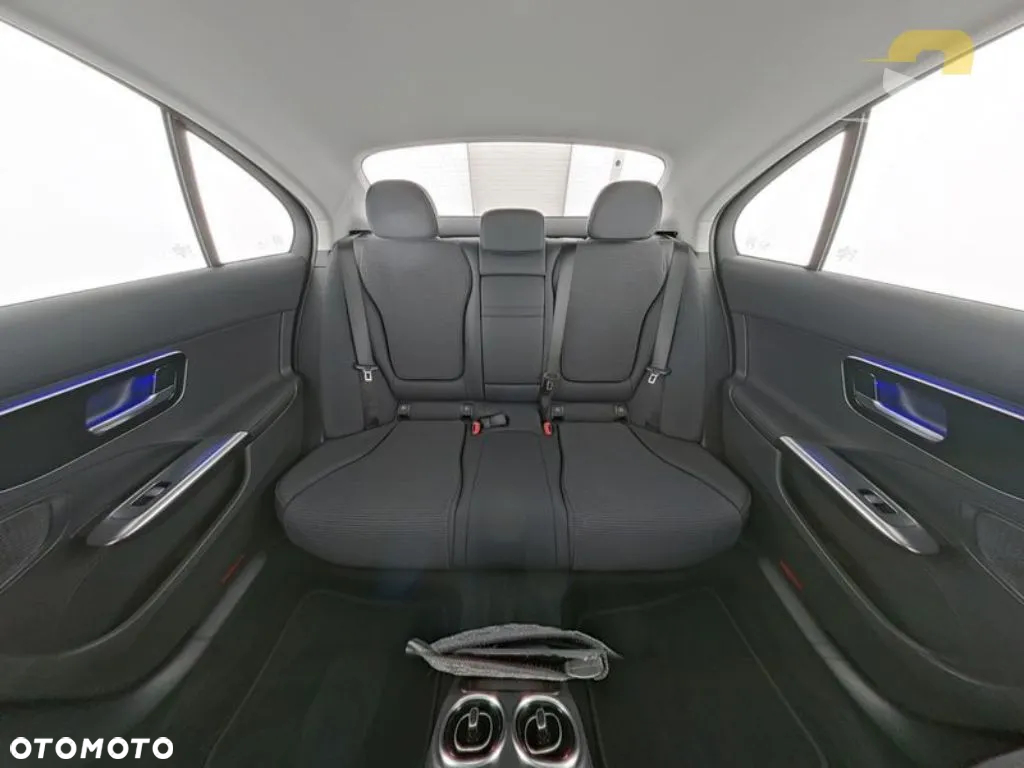 Mercedes-Benz Klasa C 180 mHEV Avantgarde - 9