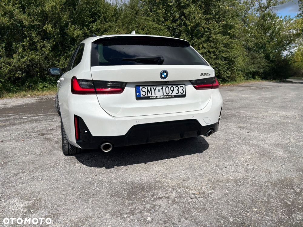 BMW Seria 3 330e M Sport - 13