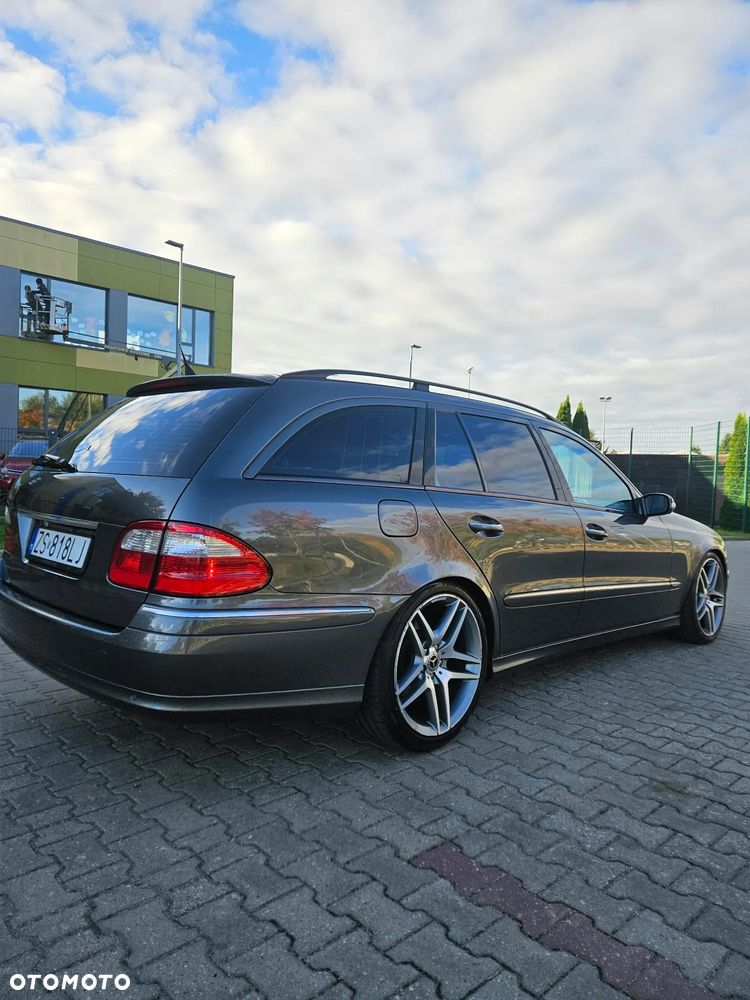 Mercedes-Benz E-Class 2003 photo 5