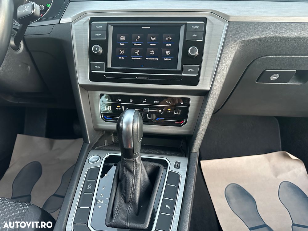 Volkswagen Passat 1.5 TSI ACT DSG Comfortline - 12