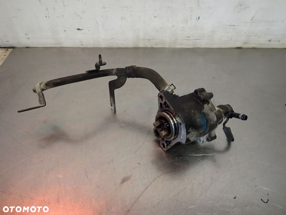VACUM POMPA TOYOTA COROLLA E12 29300-27010 - 3