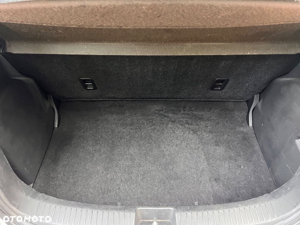 Mazda 2 - 10