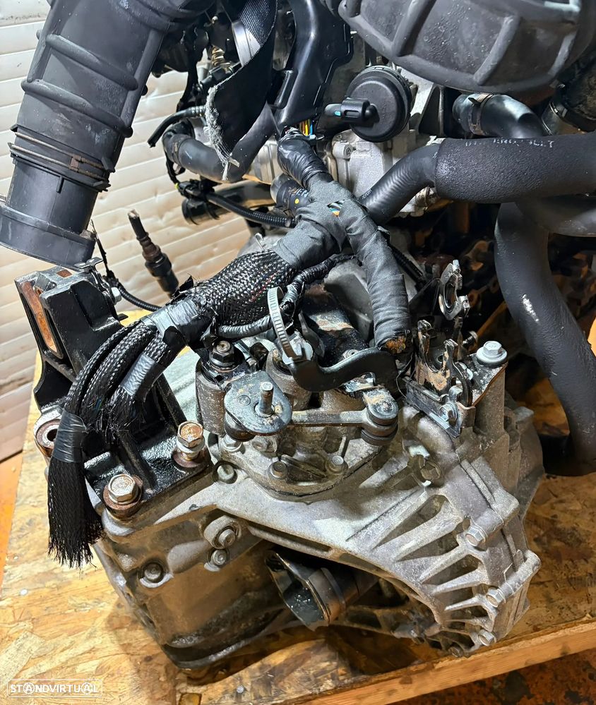 Caixa de Velocidades Hyundai i40 1.7 CRDI Ref: M6GF2U2-1.7/D4FD