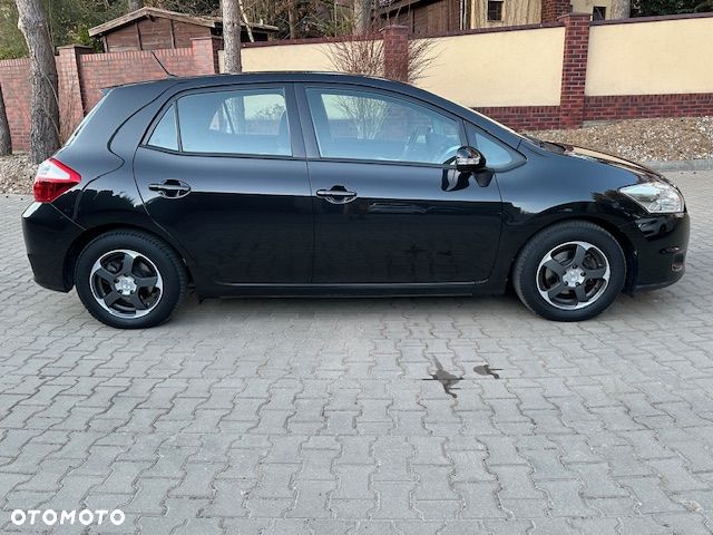 Toyota Auris 1.4 D-4D Edition - 1