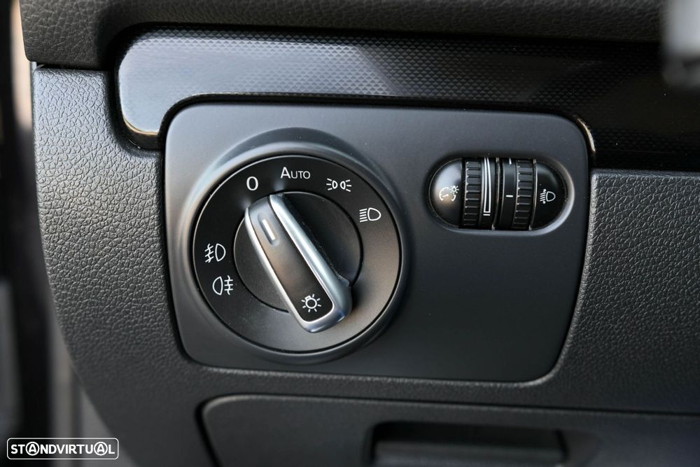 VW Golf 1.6 TDi Confortline DSG - 30