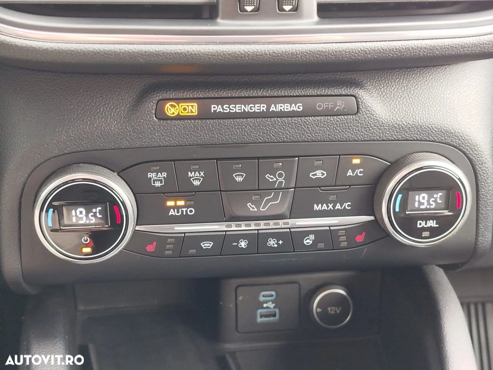 Ford Kuga - 33