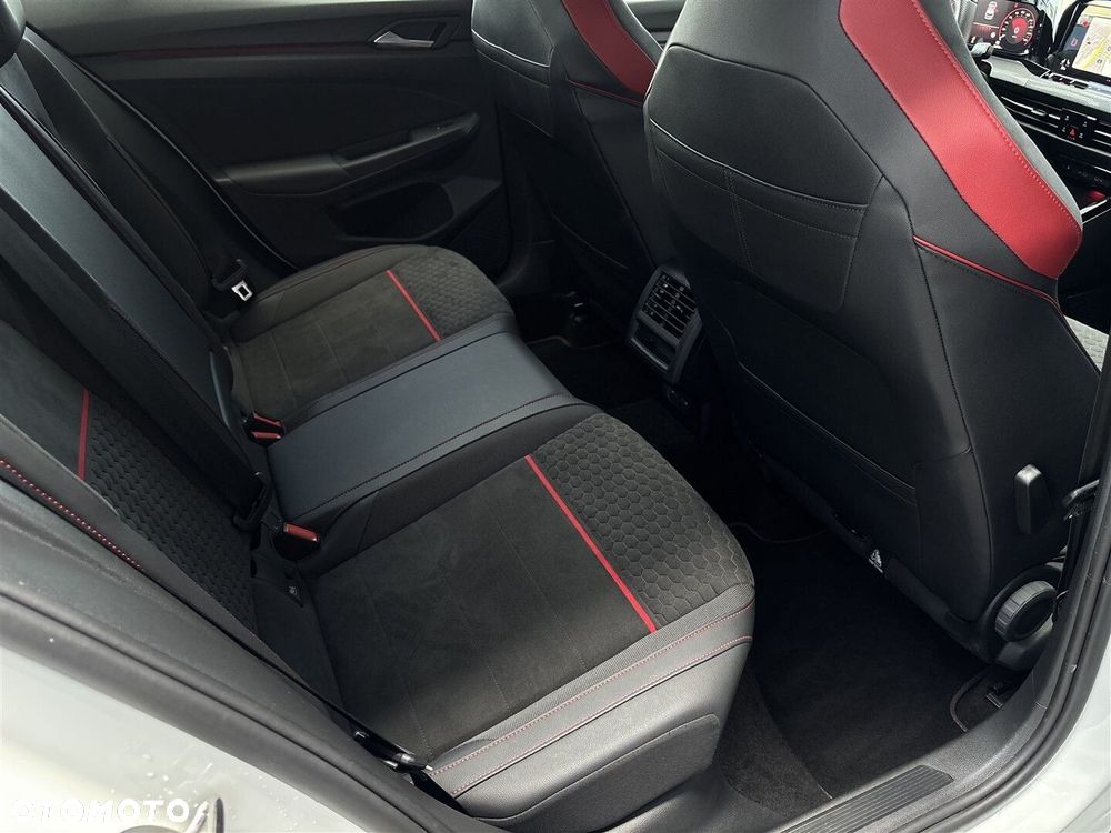 Volkswagen Golf - 9