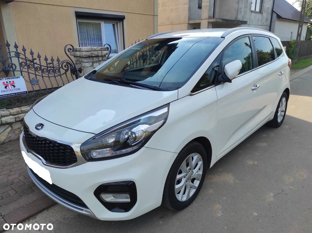 Kia Carens - 1