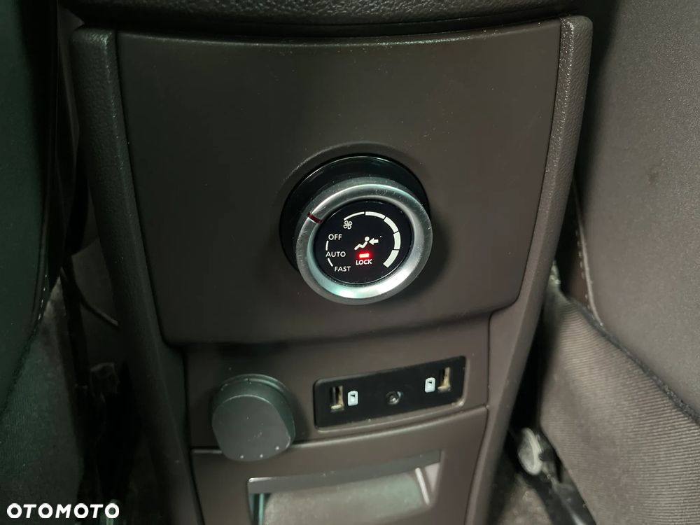 Renault Espace 1.6 dCi Energy Initiale Paris EDC 7os - 30
