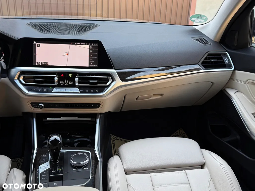 BMW Seria 3 320d Touring Luxury Line - 7