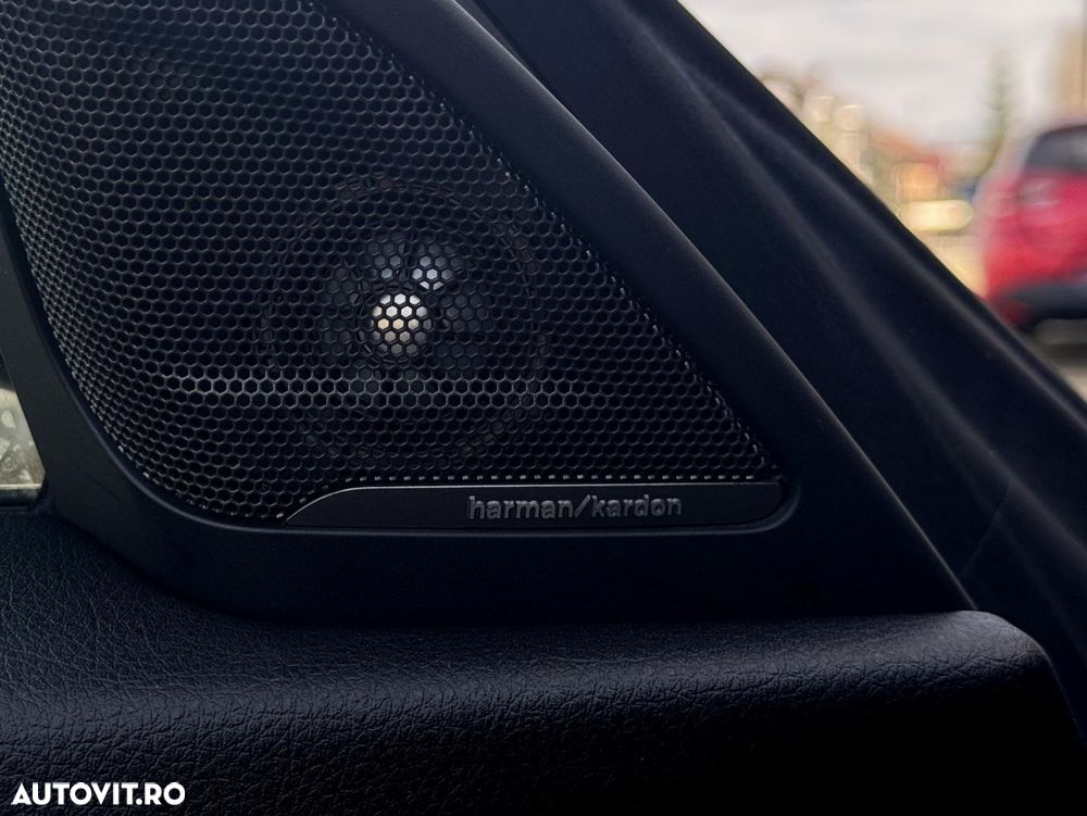 BMW Seria 3 330i GT Aut. Luxury Line - 27