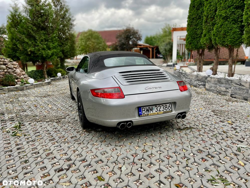 Porsche 911 Carrera - 4