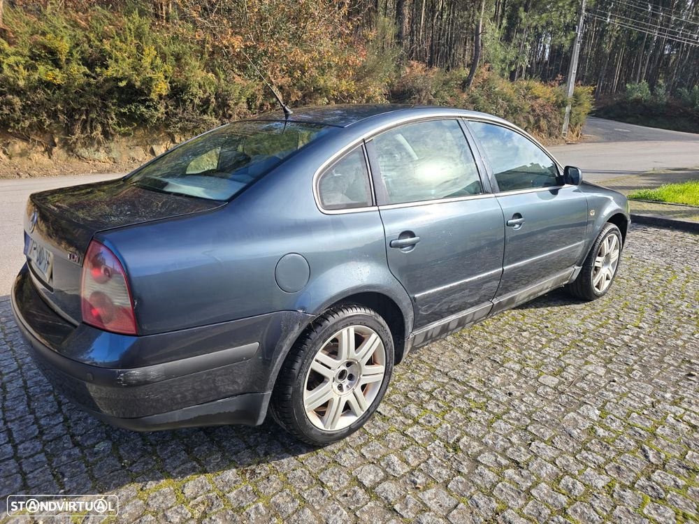 VW Passat 1.9 TDi Highline - 1