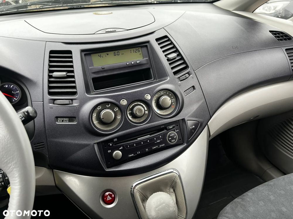 Mitsubishi Grandis 2.4 Intense - 8