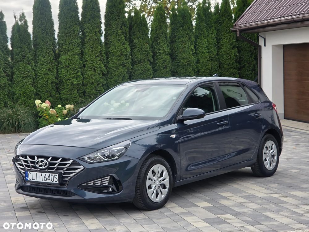 Hyundai i30 1.5 DPI Classic + - 16