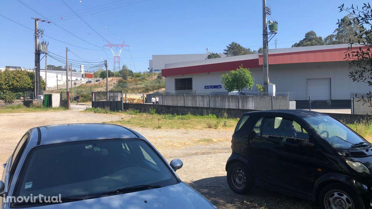 Terreno industrial com construção - Grande imagem: 2/9