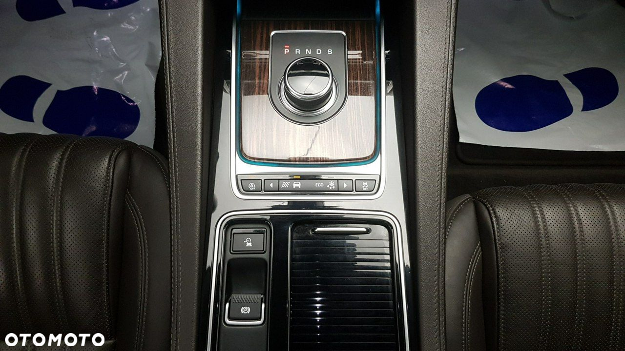 Jaguar F-Pace - 31