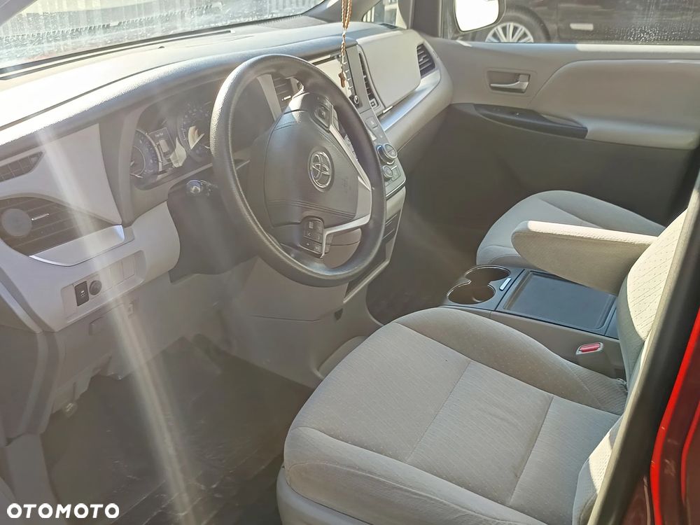 Toyota Sienna 3.5 V6 LE AWD - 9