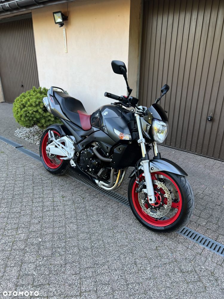 Suzuki GSR