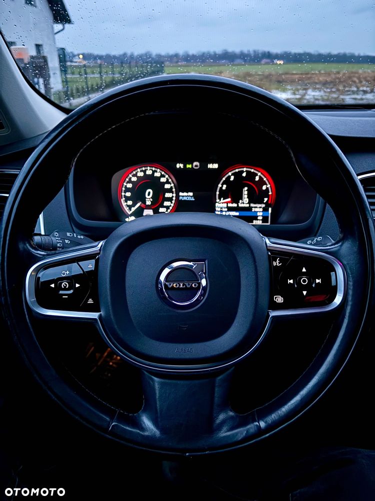 Volvo XC 90 - 7