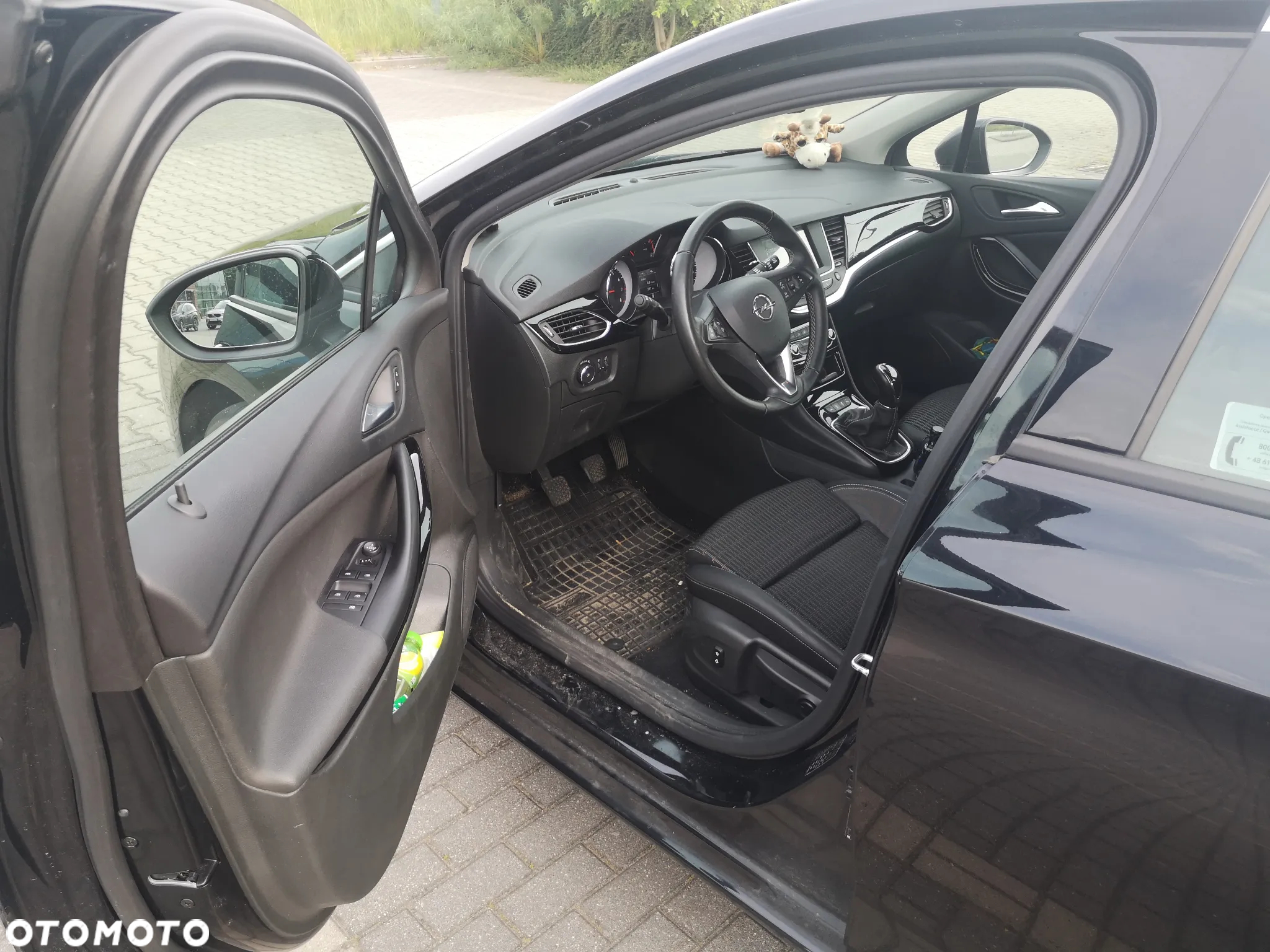 Opel Astra V 1.2 T Elegance S&S - 10
