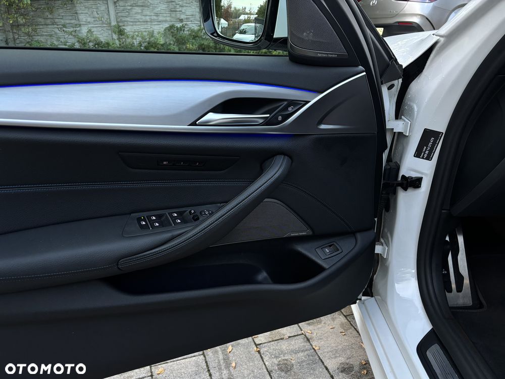 BMW Seria 5 520d M Sport Edition - 14