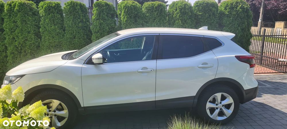 Nissan Qashqai 1.6 DCi Xtronic N-Connecta - 4