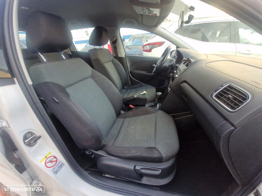 VW Polo 1.6 TDI Conforline DSG - 12