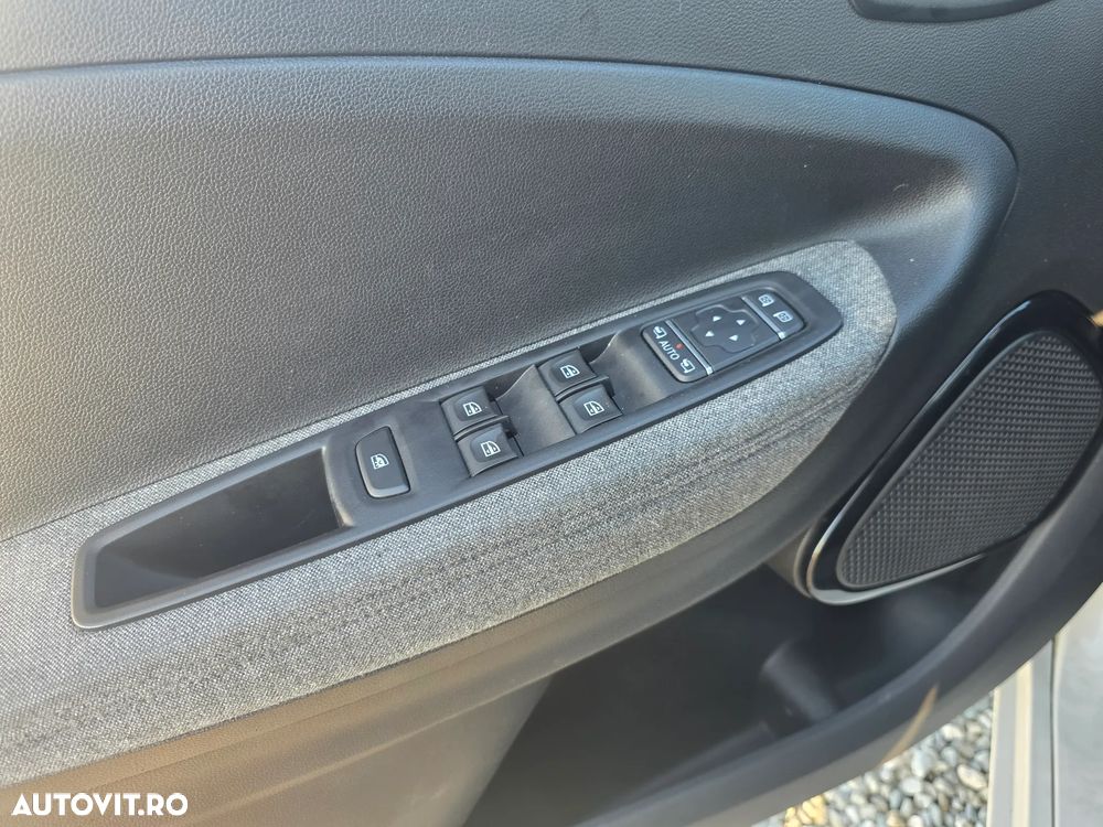 Renault ZOE - 12