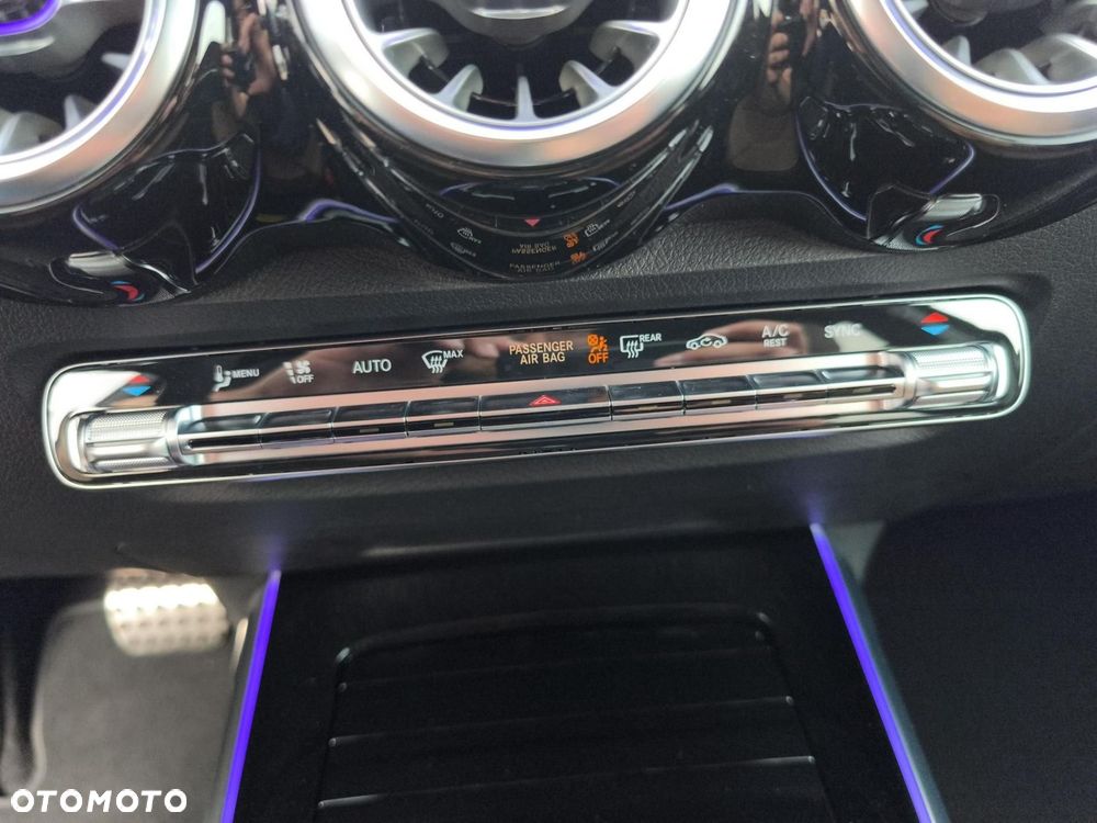 Mercedes-Benz GLB - 19