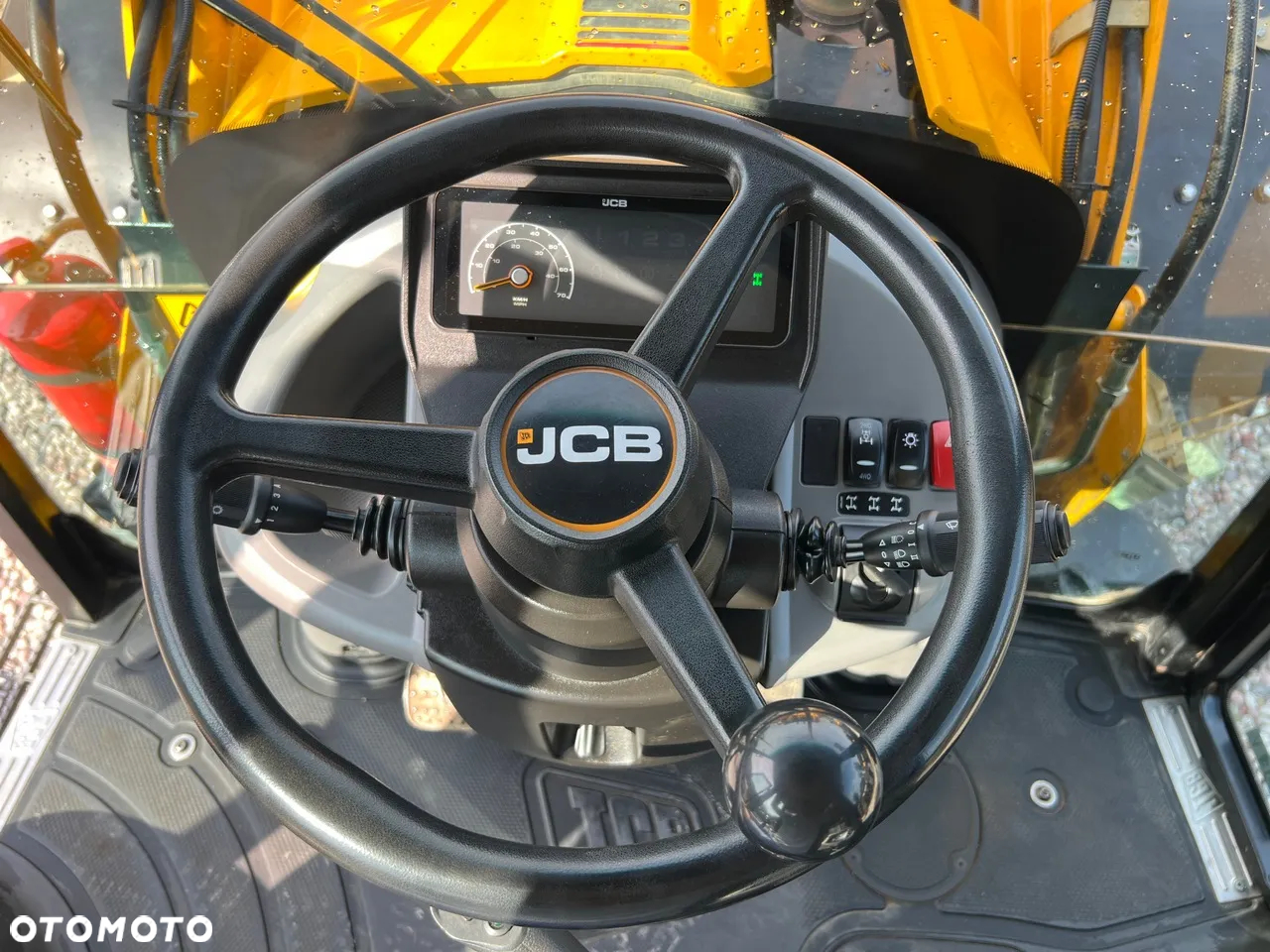 JCB 4CX PRO - 13